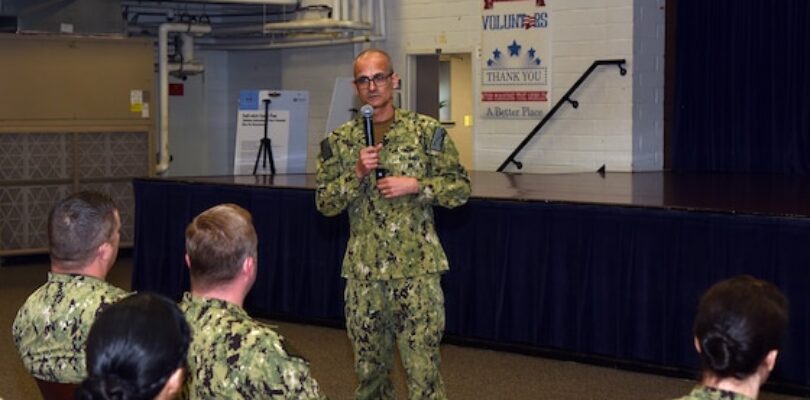 Commander, Naval Medical Forces Pacific visits NAMRU San Antonio