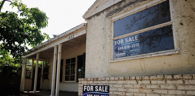 VA urges mortgage firms to extend foreclosure pause until next year