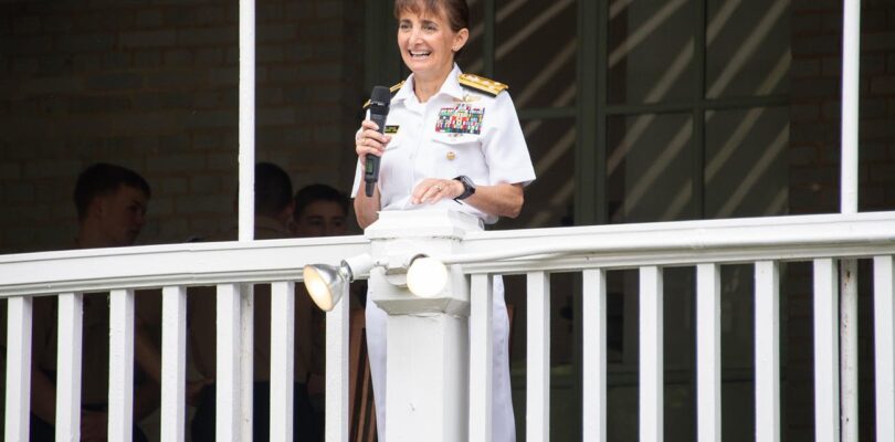 35 Years Later, Vice Adm. Davids Returns to Naval Academy Graduation in Historic Fashion