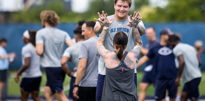 Navy Pilots Join Old Dominion Football Team for Sweaty Workout
