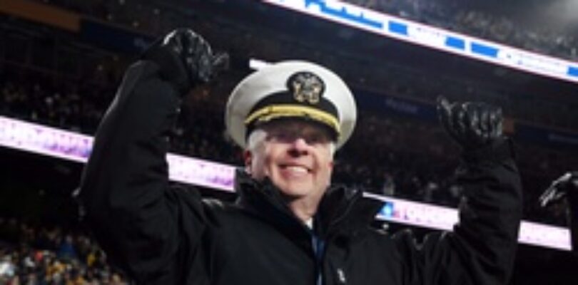 Commander Navy Recruiting Command attends Army-Navy Game [Image 1 of 2]