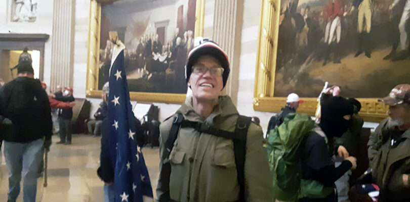 Veteran who stormed the Capitol tried to join Russian Army, feds say