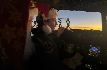 Santa catches a ride with troops to bring Christmas to Alaska village